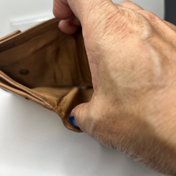 GUC Celine Mini Bifold Wallet - Picture 7 of 7